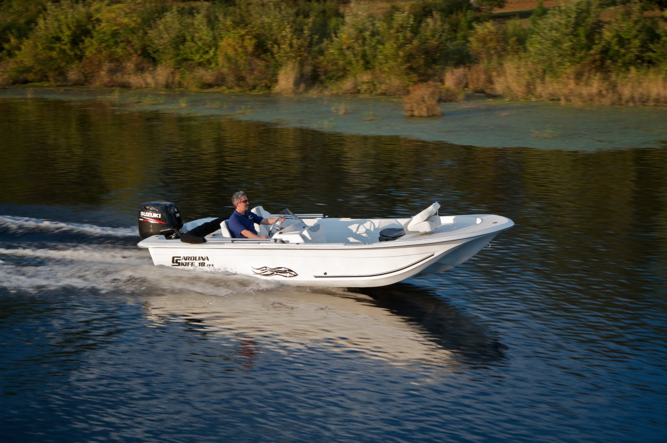 Carolina Skiff builds the finest flat bottom fiberglass boats on the market.  Get to the fish safely and comfortably no matter how shallow they are