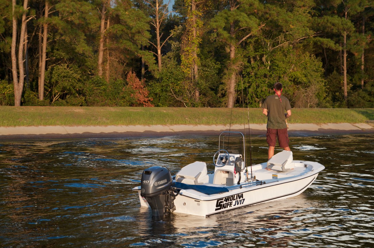 Carolina Skiff builds the finest flat bottom fiberglass boats on the market.  Get to the fish safely and comfortably no matter how shallow they are