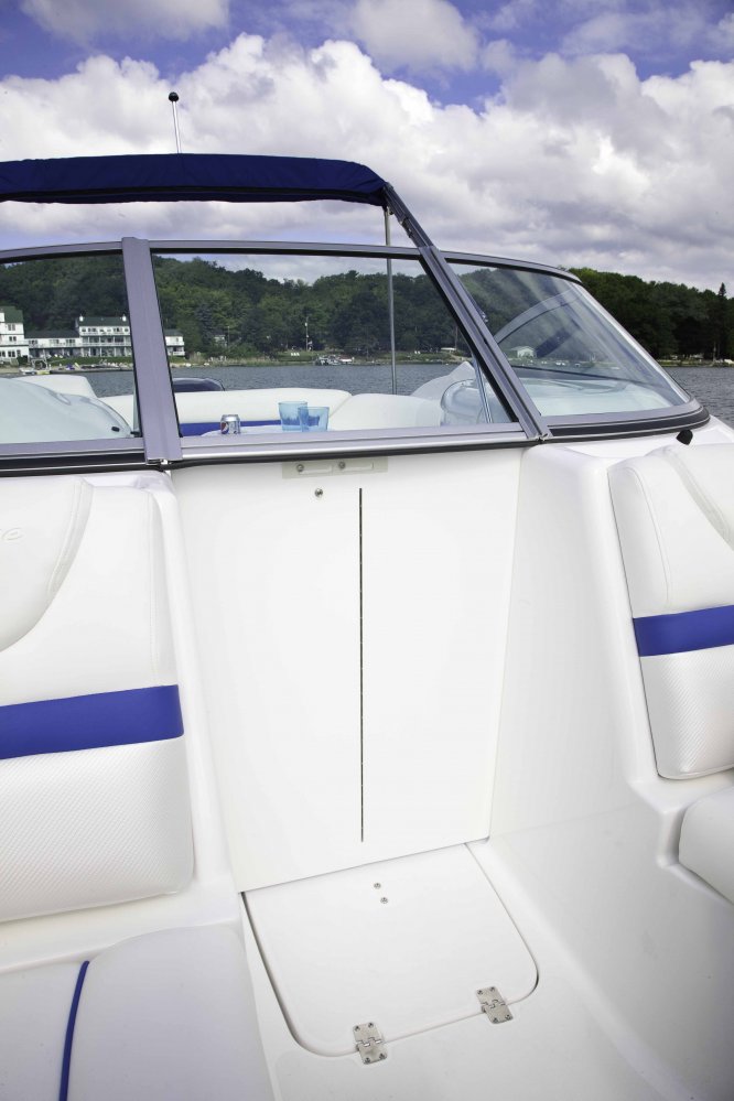 The definition of an outboard motor is a detachable engine mounted on outboard brackets on the stern of your boat.  This configuration will have only one single engine.