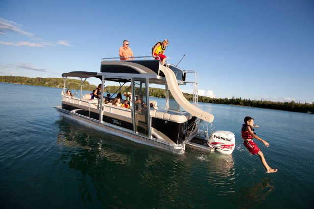 Small lightweight and, durable boats made of aluminum are most often used for freshwater fishing. They are generally very simple craft, featuring riveted or welded aluminum hulls and bench seating.