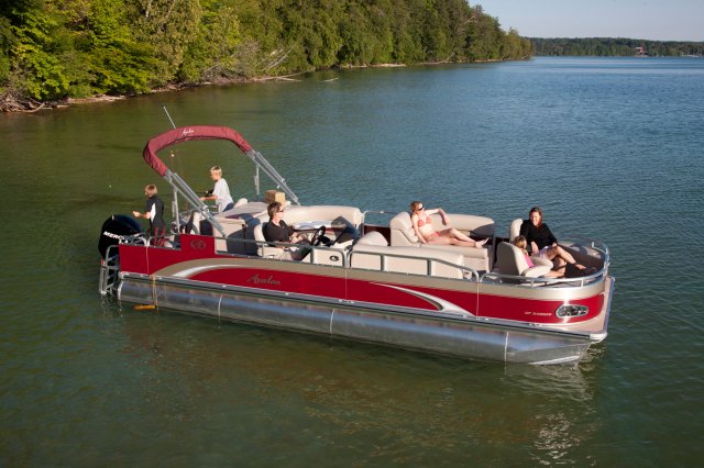 Small lightweight and, durable boats made of aluminum are most often used for freshwater fishing. They are generally very simple craft, featuring riveted or welded aluminum hulls and bench seating.