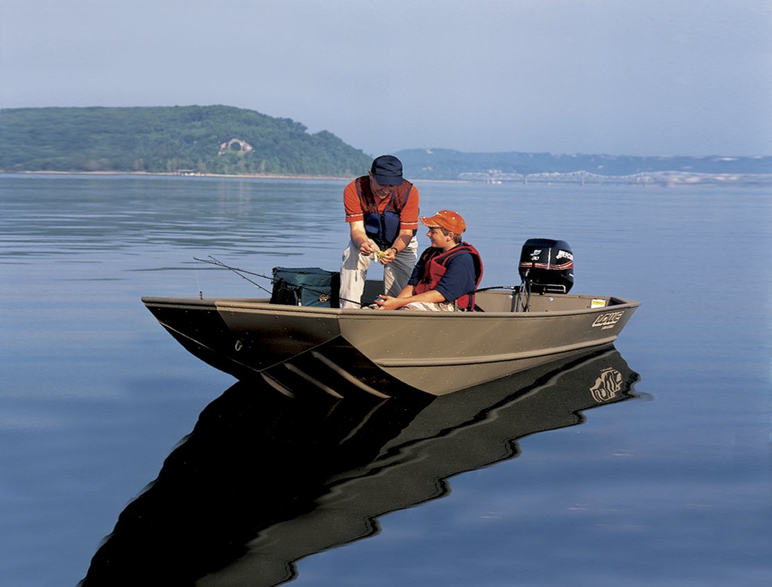 Small lightweight and, durable boats made of aluminum are most often used for freshwater fishing. They are generally very simple craft, featuring riveted or welded aluminum hulls and bench seating.