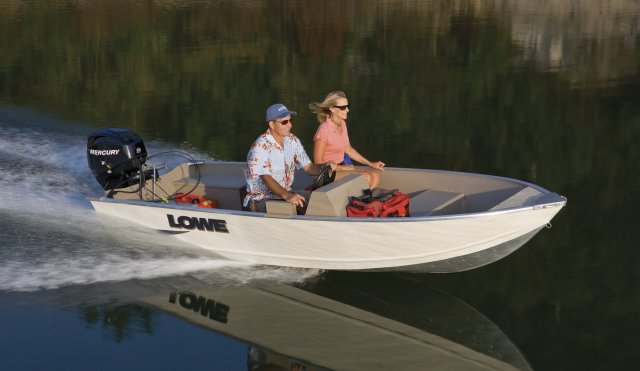 Is your family being pulled in different directions? Whether it's fishing, tubing, skiing or just cruising along enjoying the scenery, there are few forms of recreation that offer families the chance to reconnect like a day spent together on the water.