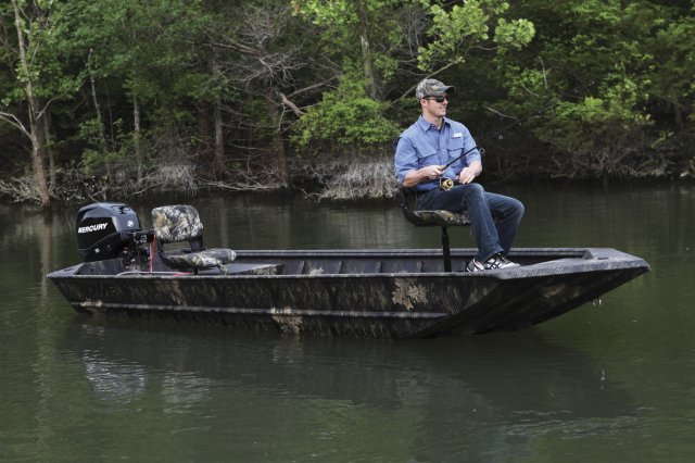 Small lightweight and, durable boats made of aluminum are most often used for freshwater fishing. They are generally very simple craft, featuring riveted or welded aluminum hulls and bench seating.