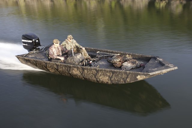 The definition of an outboard motor is a detachable engine mounted on outboard brackets on the stern of your boat.  This configuration will have only one single engine.