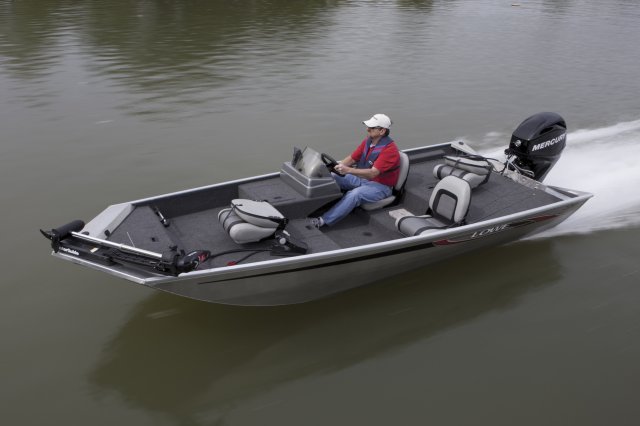 The definition of an outboard motor is a detachable engine mounted on outboard brackets on the stern of your boat.  This configuration will have only one single engine.